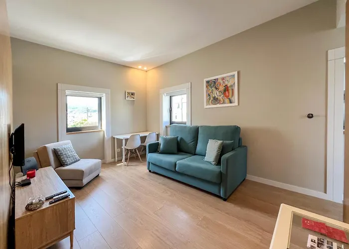 Casa Sao Vicente - Apartment Near City Centre With Private Parking