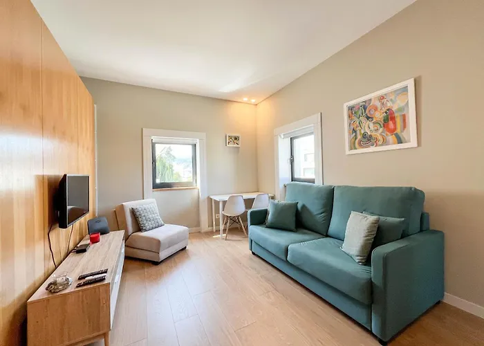Casa Sao Vicente - Apartment Near City Centre With Private Parking